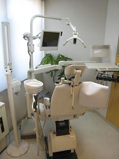 吉川歯科医院診察室